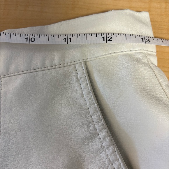 Princess Polly Encore Faux Leather High Waist High Rise White Crop Pants size 6 - Picture 11 of 16